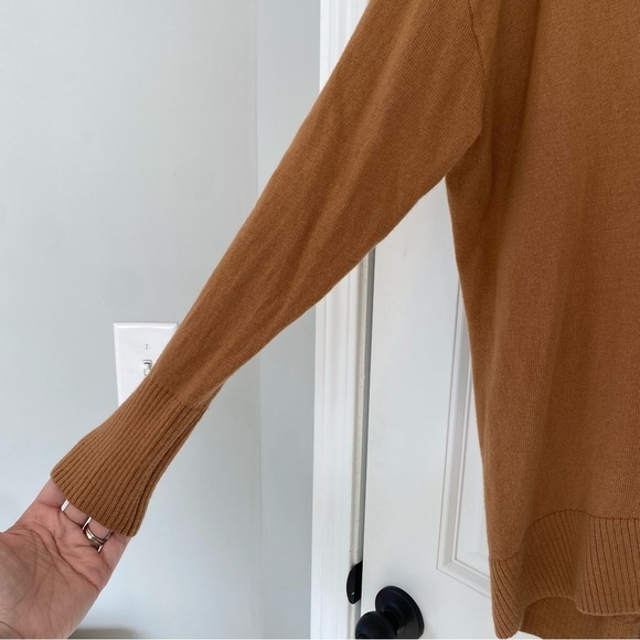 Loft Women’s Tan Deep V Neck Sweater Size Medium - Picture 4 of 7